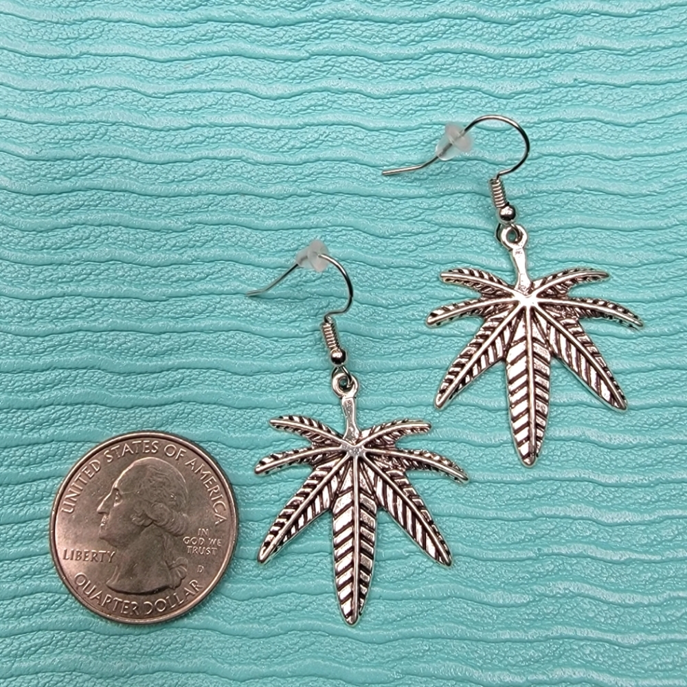 Palm Tree Earrings - Picture 2 of 3